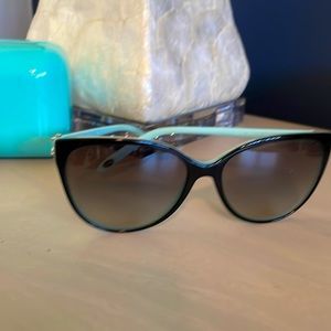 Classic Tiffany’s sunglasses gorgeous Tiffany Blue